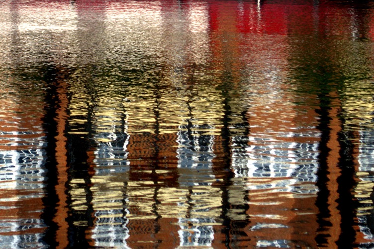 Sparkling reflections seen in the Thames at Windsor